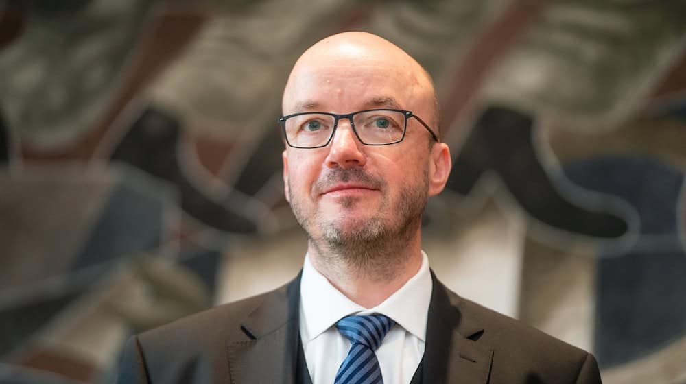 Landesbischof Tobias Bilz wirbt per Brief bei jungen Christen um Engagement für die Kirche. (Archivbild) / Foto: Ronald Bonß/dpa-Zentralbild/dpa