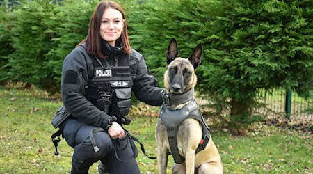 Ein wichtiger Partner der Polizei: Fährtenhund Seiko - hier mit seiner Hundeführerin / Bild: Polizei Sachsen