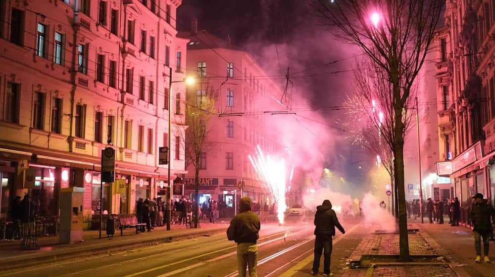 In Sachsen starben zwei Menschen bei Feuerwerksunfällen.  / Foto: Sebastian Willnow/dpa