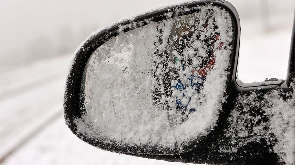 In Sachsen hat es am Abend stark geschneit. (Archivbild) / Foto: Matthias Bein/dpa