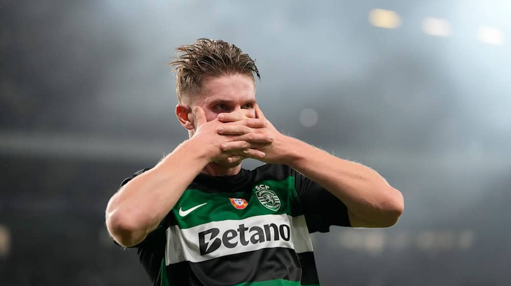 Viktor Gyökeres scores for Sporting Lisbon like an assembly line / Photo: Armando Franca/AP