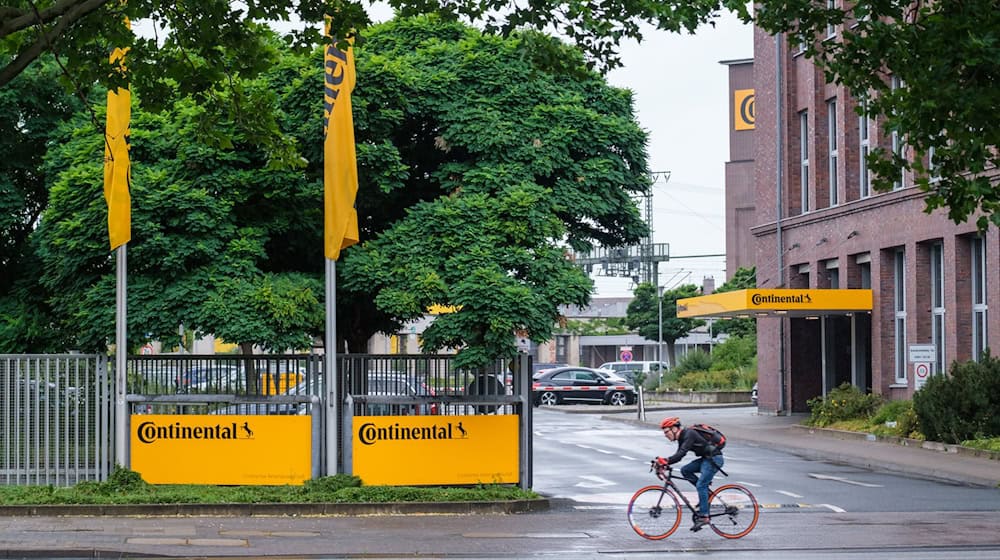 The plant in the company's home city of Hanover is to remain a central location in Contitech's overall operating strategy. (Archive image) / Photo: Ole Spata/dpa