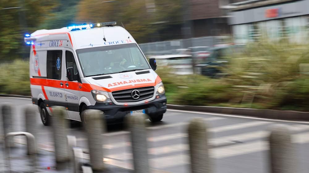 Zwei Frauen werden Opfer der glatten Straßen des Freistaates. (Symbolbild) / Foto: Jan Woitas/dpa