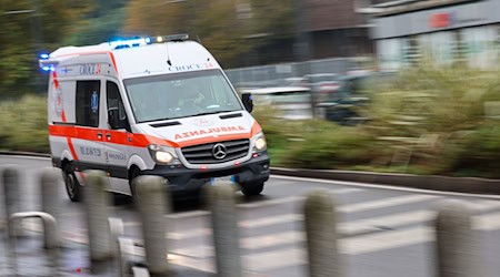 Zwei Frauen werden Opfer der glatten Straßen des Freistaates. (Symbolbild) / Foto: Jan Woitas/dpa