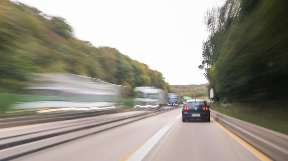 The A9 was closed for hours after the momentous accident. (Symbolic image) / Photo: Julian Stratenschulte/dpa