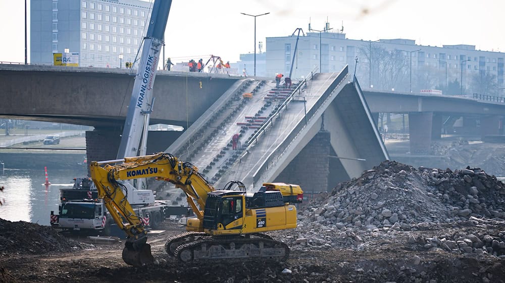 Dresdens Wirtschaft fordert schnellen Ersatz für die eingestürzte Carolabrücke. / Foto: Robert Michael/dpa