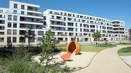 Prices on the Dresden real estate market have remained largely stable in 2024 (archive photo). / Photo: Sebastian Kahnert/dpa-Zentralbild/ZB