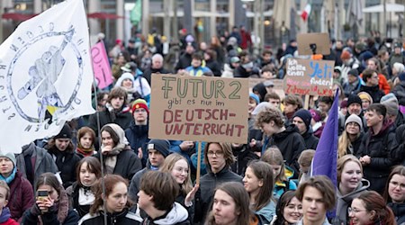 Die Klimaschutzbewegung Fridays For Future formiert sich in Dresden im Vorfeld der Bundestagswahl zum Protest.  / Foto: Sebastian Kahnert/dpa