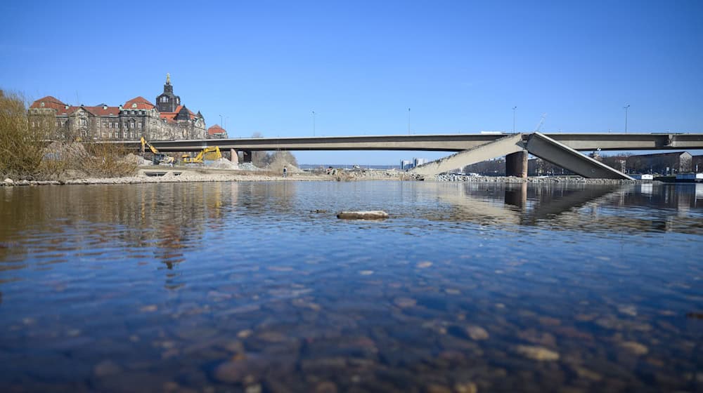 The demolition of bridges A and B of Dresden's Carola Bridge is set to begin soon. (Archive image) / Photo: Robert Michael/dpa