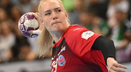 Johanna Reichert and the Bundesliga handball players of Thüringer HC made it very exciting against Elche / Photo: Marijan Murat/dpa