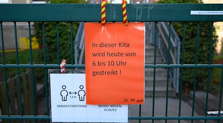 Dem Eigenbetrieb Kindertagesstätten der Stadt Dresden droht möglicherweise am Donnerstag ein Warnstreik (Symbolbild). / Foto: Sebastian Kahnert/dpa-Zentralbild/dpa