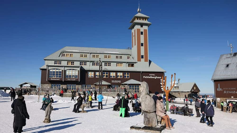 Die Winterferien haben begonnen. In den sächsischen Wintersportgebieten wie etwa am Fichtelberg herrscht Hochbetrieb. (Symbolbild) / Foto: Jan Woitas/dpa