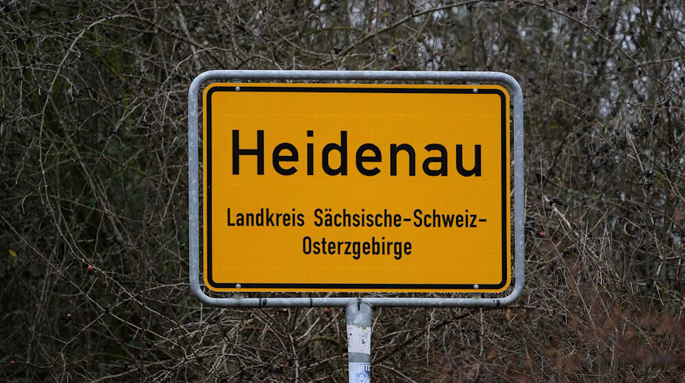 Heidenau's previous mayor Jürgen Opitz (CDU) will retire on May 1. (Symbolic photo) / Photo: Robert Michael/dpa