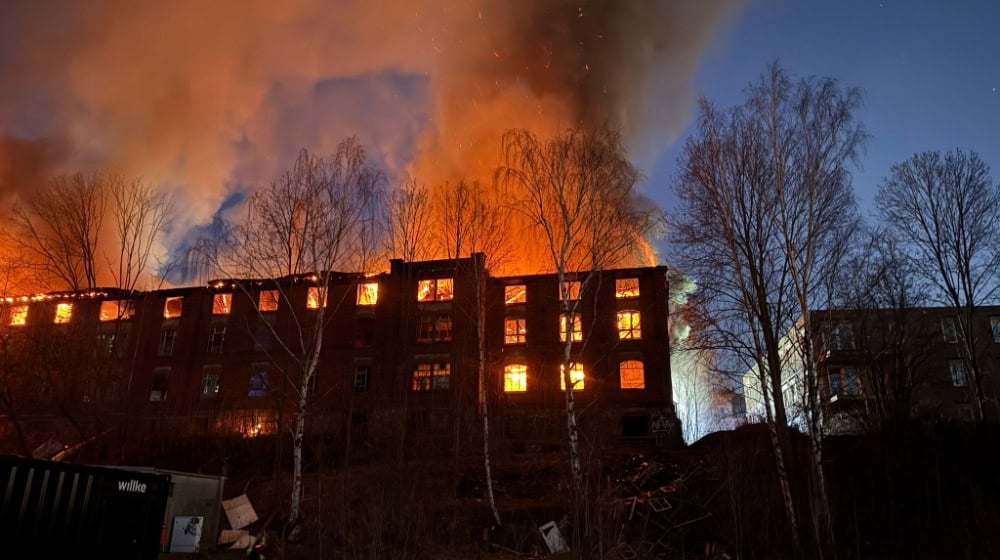 Die alte Puppenfabrik Nossen brannte in der vergangene Woche lichterloh. Foto: Feuerwehr