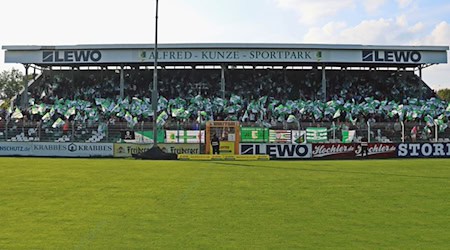 Das Landespokal-Viertelfinale zwischen der BSG Chemie Leipzig und dem 1. FC Lok Leipzig am kommenden Sonntag, 14:30 Uhr, ist mit 4999 Zuschauern ausverkauft. Chemie freut sich auf ein stimmungsvolles Pokalderby im Alfred-Kunze-Sportpark! / Foto: Chemie Leipzig