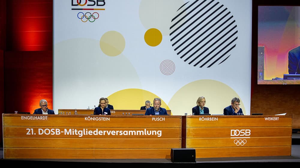 Hendrik Pusch (3rd from left) is a new member of the supervisory board at RB Leipzig / Photo: Laszlo Pinter/dpa