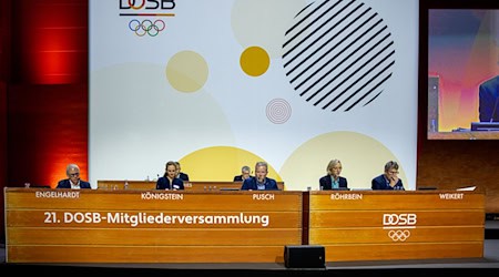 Hendrik Pusch (3rd from left) is a new member of the supervisory board at RB Leipzig / Photo: Laszlo Pinter/dpa