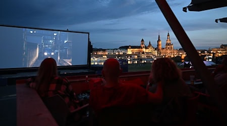 The Dresden Film Nights will not have to move in 2025 because of the Carola Bridge. (Archive image) / Photo: Robert Michael/dpa