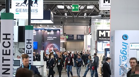 Two Leipzig trade fairs for mechanical engineering and the supplier industry start with high participation. / Photo: Sebastian Willnow/dpa