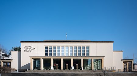 Daniel Morgenroth ist seit vier Jahren Intendant des Gerhart-Hauptmann-Theaters Görlitz-Zittau. (Archivbild) / Foto: Paul Glaser/dpa