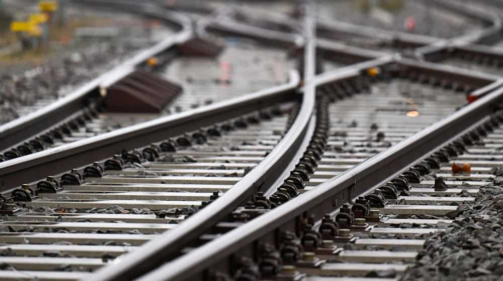 The line between Erfurt and Gotha is closed. (Symbolic image) / Photo: Hendrik Schmidt/dpa