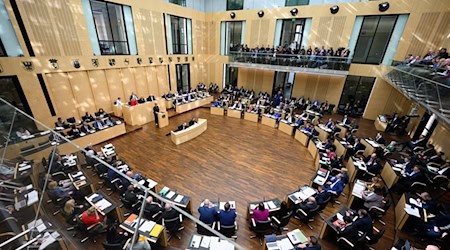 Zwjazkowa rada je financnemu paketej CDU, SPD a Zelenych přihłosowała. / Foto: Bernd von Jutrczenka/dpa