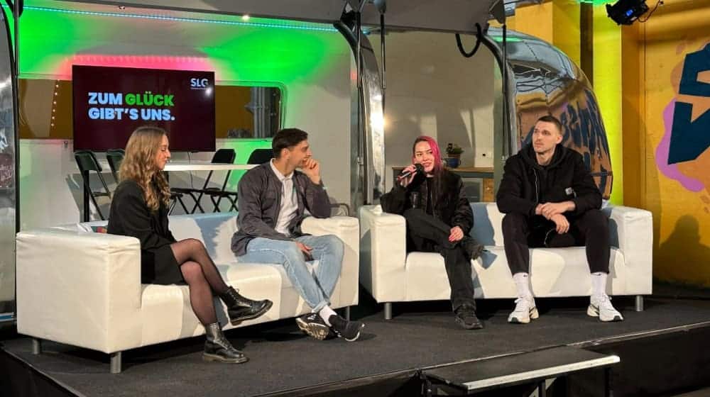 v.L. Kristy Pantak (Moderatorin), Lucas Krzikalla (Handballer), Pretty Pink (Anne Karolczak, DJane) und Jonas Richter (NINERS Chemnitz) - Bild: Thomas Wolf