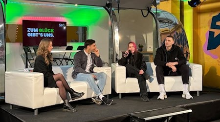 f.L. Kristy Pantak (presenter), Lucas Krzikalla (handball player), Pretty Pink (Anne Karolczak, DJane) and Jonas Richter (NINERS Chemnitz) - Photo: Thomas Wolf