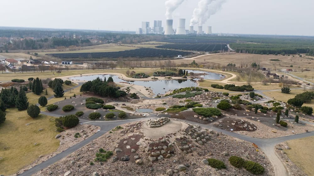 The Lusatian boulder park Nochten opens on Saturday (March 15) after the winter break / Photo: Sebastian Kahnert/dpa