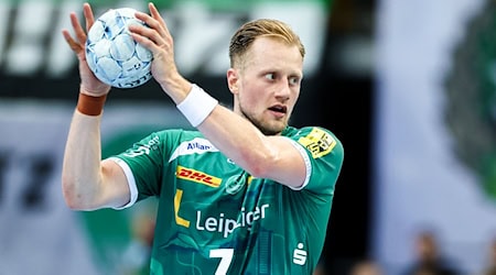 Luca Witzke und die Bundesliga-Handballer des SC DHfK Leipzig mussten sich trotz einer kämpferisch starken Leistung den Füchsen Berlin geschlagen geben. / Foto: Jan Woitas/dpa