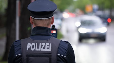 Die Polizei hat in Lichtenstein Fahrzeuge kontrolliert. (Symbolbild) / Foto: Sebastian Kahnert/dpa