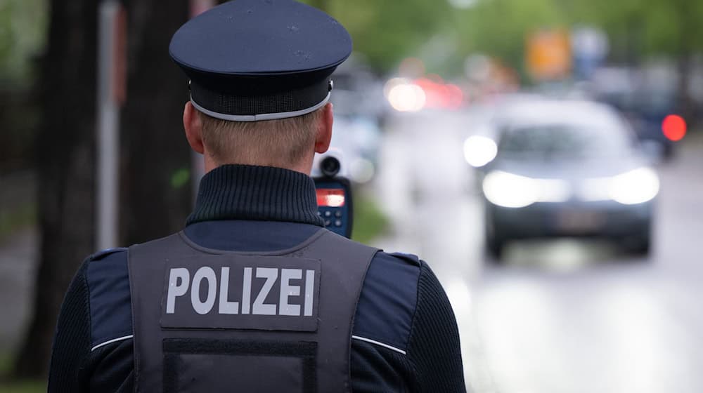 Man is flashed by the police at 123 km/h (symbolic image). / Photo: Sebastian Kahnert/dpa