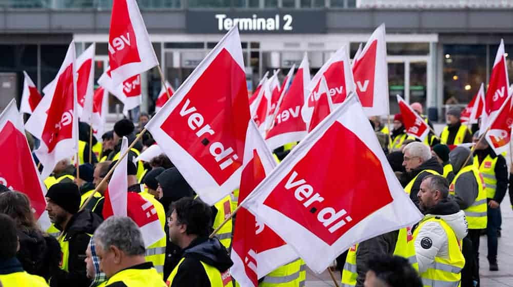 Weitere Warnstreikrunde an den Flughäfen beginnt. (Archivbild) / Foto: Sven Hoppe/dpa