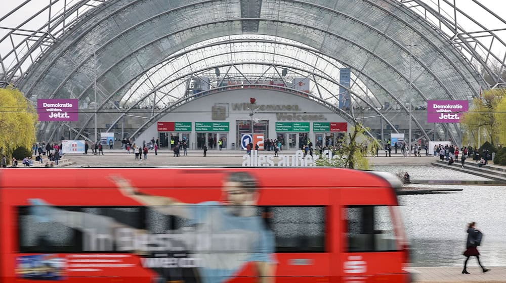 Zusätzliche Halte von Fernzügen zur Leipziger Buchmesse. (Archivbild) / Foto: Jan Woitas/dpa