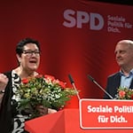 Die sächsische SPD-Spitze um Henning Homann und Kathrin Michel fordert, dass die neue Koalition schnell mit der Arbeit beginnt. (Archivbild) / Foto: Heiko Rebsch/dpa