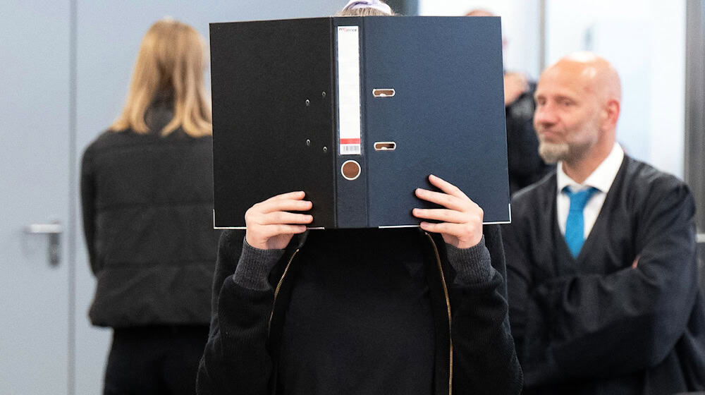 Das Oberlandesgericht Dresden hatte Lina E. im Mai 2023 zu einer mehrjährigen Haftstrafe verurteilt. (Archivbild) / Foto: Sebastian Kahnert/dpa