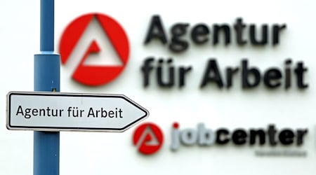 Im April ist die Arbeitslosigkeit in Sachsen leicht gesunken. (Archivbild) / Foto: Jan Woitas/dpa