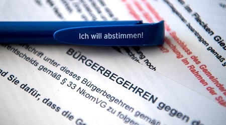 In Sachsen hat es voriges Jahr 16 Bürgerbegehren gegeben. (Archivbild) / Foto: Sina Schuldt/dpa