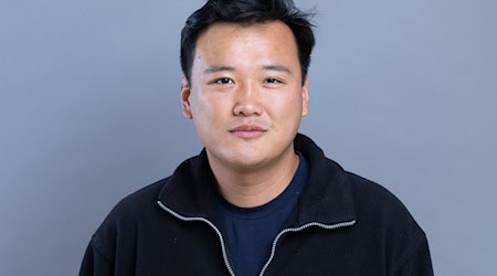 Linke-Politiker Nam Duy Nguyen fordert einen Erhalt psychosozialer Hilfsangebote für Geflüchtete (Archivbild). / Foto: Sebastian Kahnert/dpa
