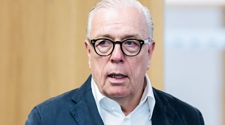 Der Chef der Bundesärztekammer wirbt für eine bessere Steuerung von Patienten. (Archivbild) / Foto: Christoph Soeder/dpa