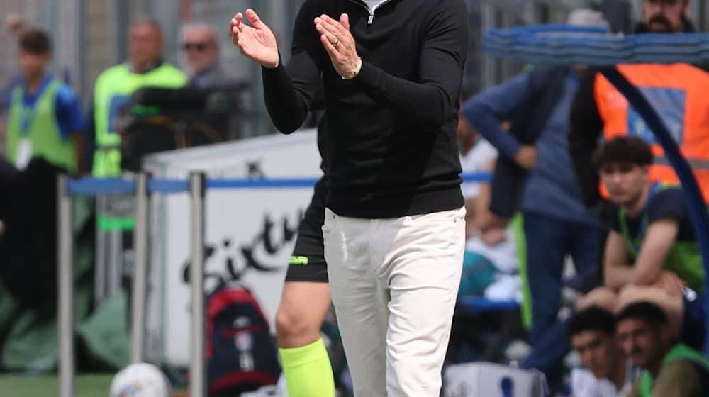 Hot stock: Como coach Cesc Fàbregas / Photo: Antonio Saia/LaPresse via ZUMA Press/dpa