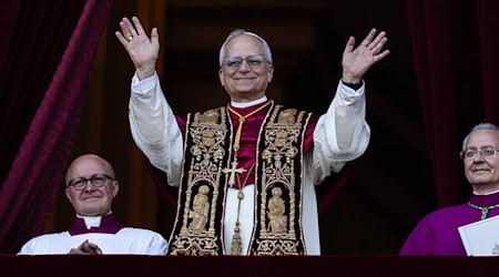 Bischof Heinrich Timmerevers sieht den neuen Pontifex vor großen Herausforderungen.  / Foto: Oliver Weiken/dpa