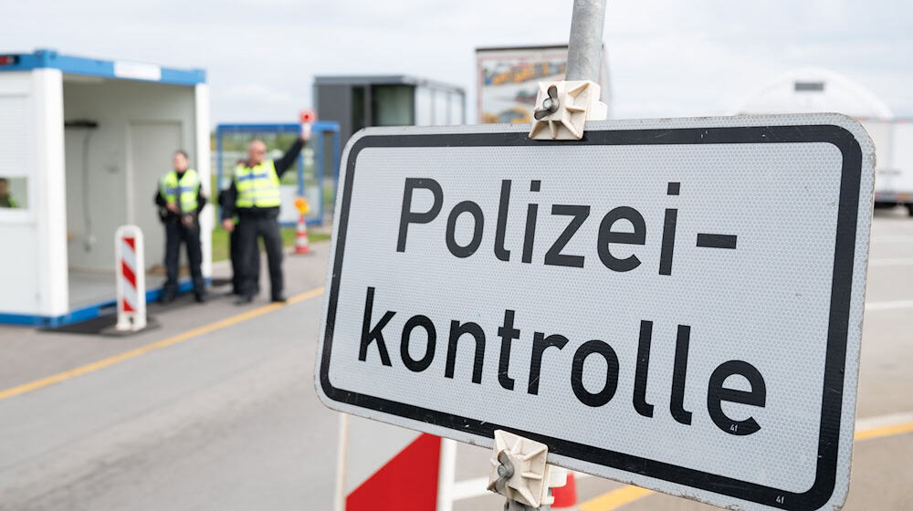 The federal police have expanded checks at the borders with the Czech Republic and Poland. (Archive photo) / Photo: Sebastian Kahnert/dpa