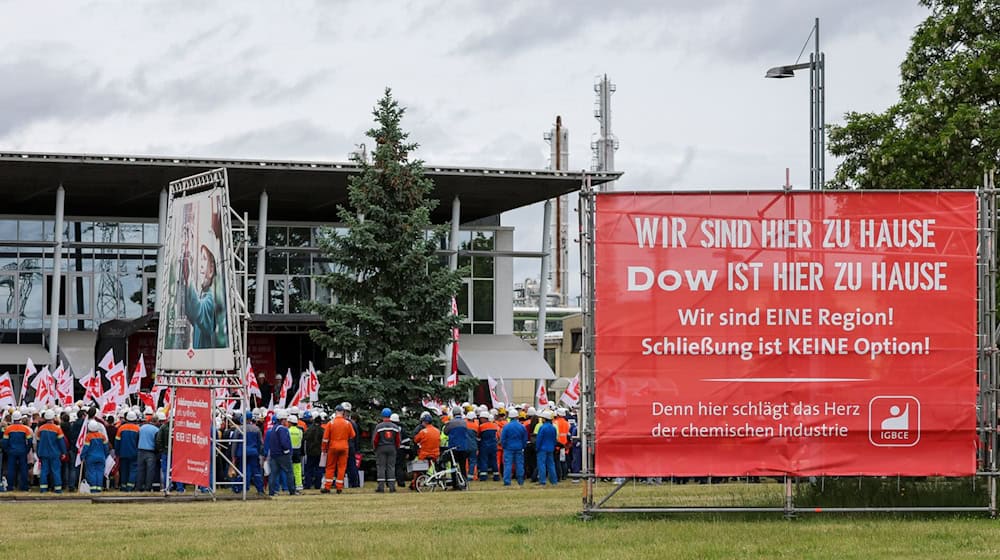 Dow prüft, zentrale Anlagen in Ostdeutschland herunterzufahren.  / Foto: Jan Woitas/dpa