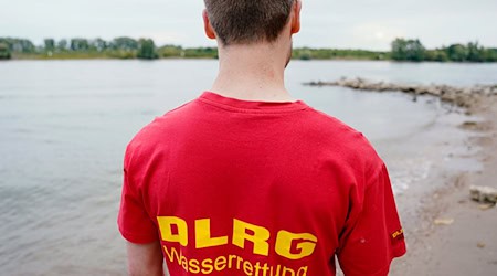 DLRG-Bilanz 2024: Mehr als 700 Menschen in Sachsen wurde geholfen. (Symbolbild) / Foto: Uwe Anspach/dpa