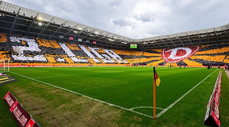 Ab in die 2. Liga: Dresden verabschiedet sich mit Sieg. / Foto: Robert Michael/dpa