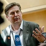 Gegen den AfD-Politiker Maximilian Krah läuft ein Ermittlungsverfahren wegen des Verdachts der Bestechlichkeit und Geldwäsche (Archivbild). / Foto: Britta Pedersen/dpa