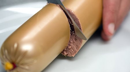 Das Bundesverwaltungsgericht urteilt zu Streit um Wurstverpackung. (Symbolbild) / Foto: Federico Gambarini/dpa