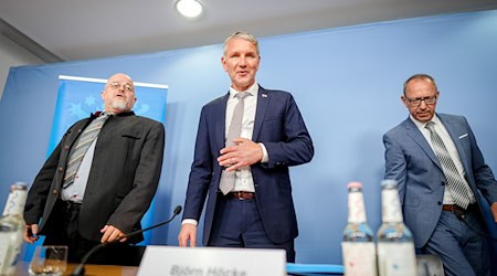 Höcke sieht Gutachten auch als wichtig für Rechtsstreit der Bundes-AfD.  / Foto: Kay Nietfeld/dpa