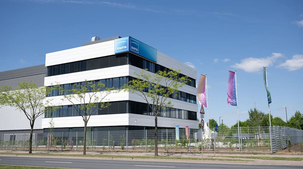 Jenoptik invested almost 100 million euros in the new plant in Dresden. / Photo: Sebastian Kahnert/dpa